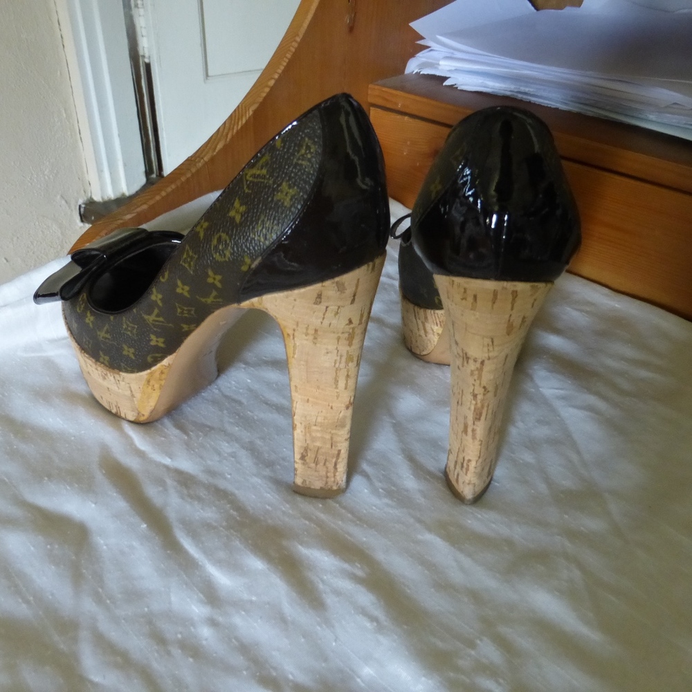 LOUIS VUITTON RIVOLI PLATFORMS PUMPS 35.5 ITALY - Picture 3 of 8